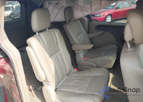 2015 Chrysler Town & Country Touring z USA, uszkodzony, nr VIN 2C4RC1BG3FR610990